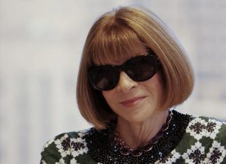 Anna Wintour pledges to #StayHome