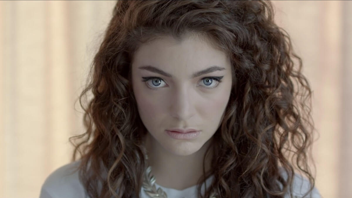 Lorde gives new album updates to fans - PalabasTayo