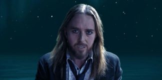 Tim Minchin releases title track from Apart Together