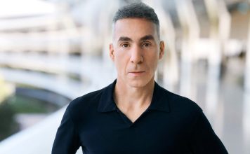 Dan Riccio begins a new chapter at Apple Dan Riccio begins a new chapter at Apple