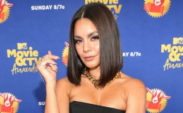 Vanessa Hudgens MTV Awards