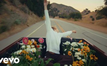 'i'm too pretty for this': Claire Rosinkranz