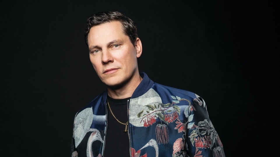 Tiësto drops Renaissance Remix