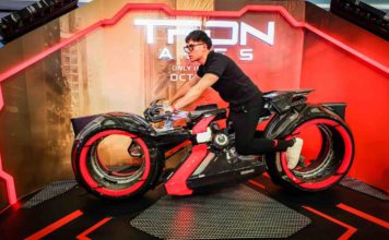 TRON: Ares Celebrates its Release with Themed Display at SM